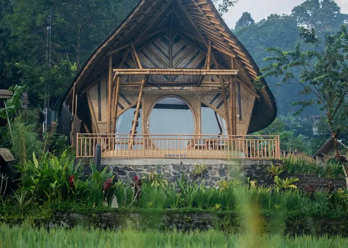 Velonia Iseh * Sidemen (Bali)