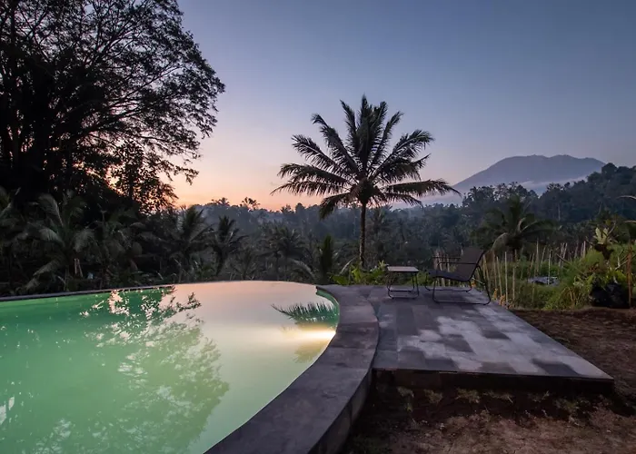 Velonia Iseh * Sidemen (Bali)